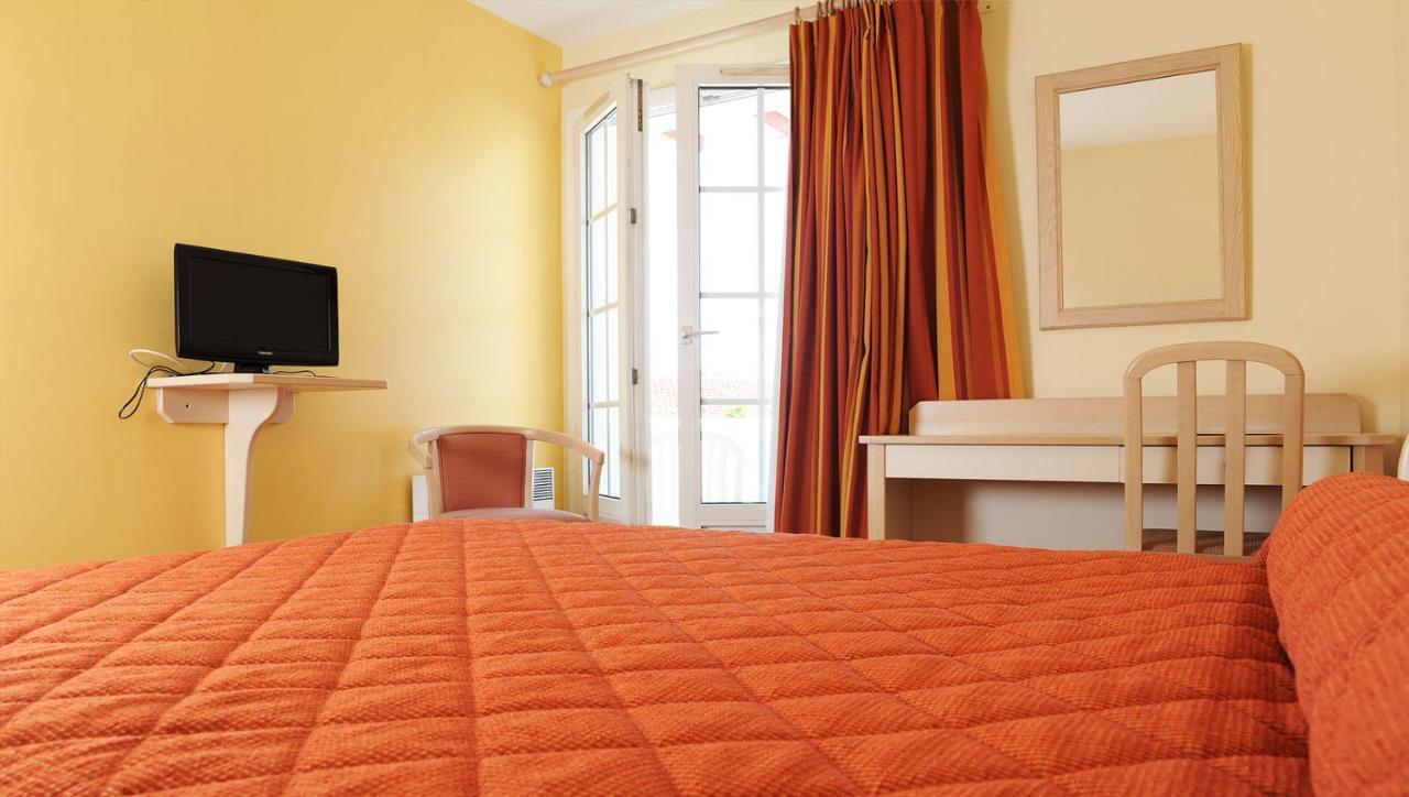 Relais Des Tilleuls Hasparren Exterior foto